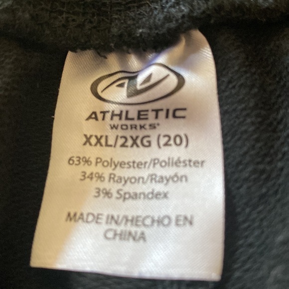 Women’s black shorts athletic work Brand front pockets Wide band on top of pants - Picture 6 of 7